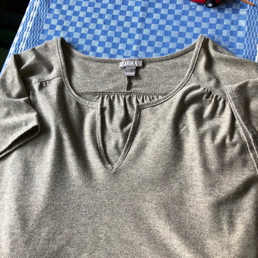 JJILL GOLD, SUBTLY METALLIC DRESSY TEE W/ PANACHE